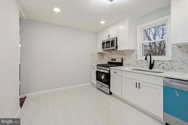 30 3RD AVE, Halethorpe, MD 21227