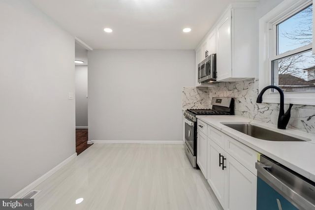 30 3RD AVE, Halethorpe, MD 21227