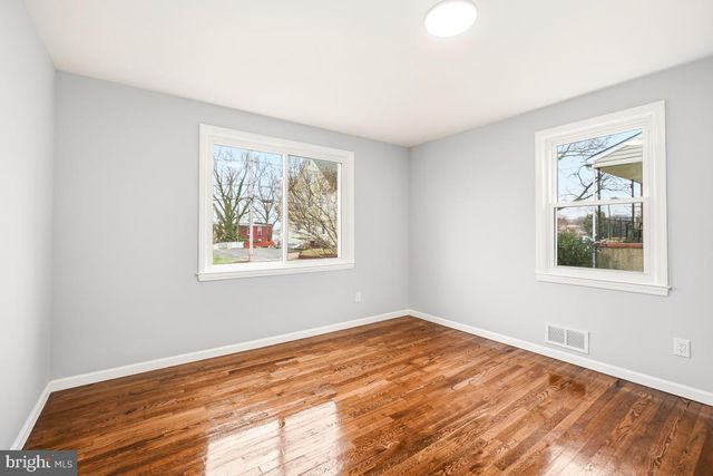 30 3RD AVE, Halethorpe, MD 21227