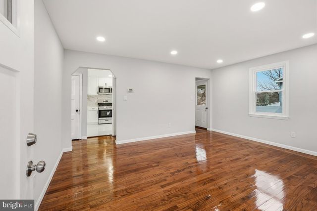 30 3RD AVE, Halethorpe, MD 21227