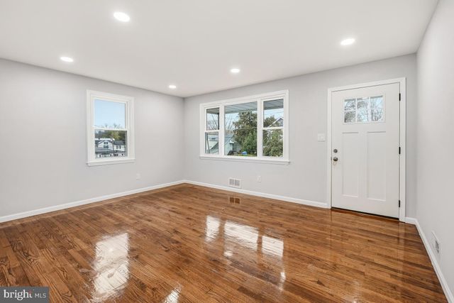 30 3RD AVE, Halethorpe, MD 21227