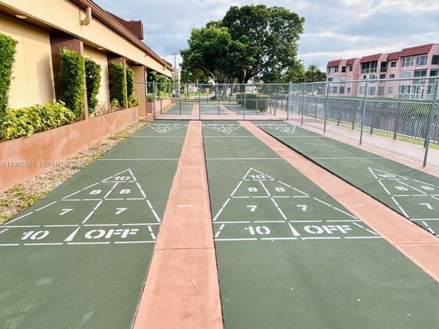 2780 N Pine Island Rd 101, Sunrise, FL 33322