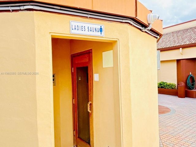 2780 N Pine Island Rd 101, Sunrise, FL 33322