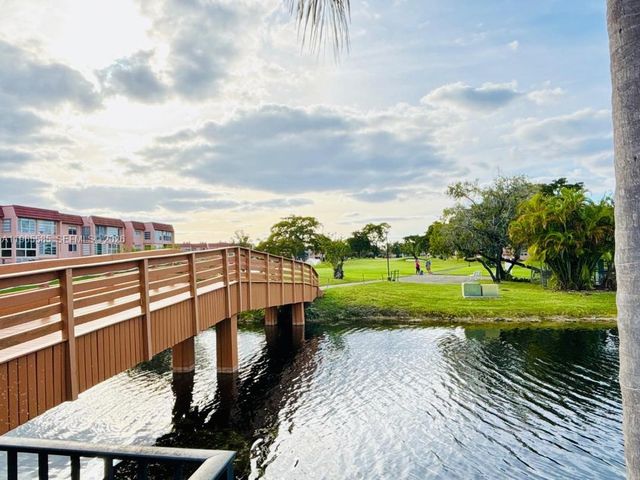 2780 N Pine Island Rd 101, Sunrise, FL 33322