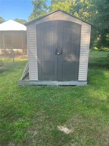 2530 Old Colony Road, East Point, GA 30344