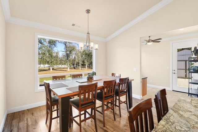 21089 Falling Leaf Road, Redding, CA 96003