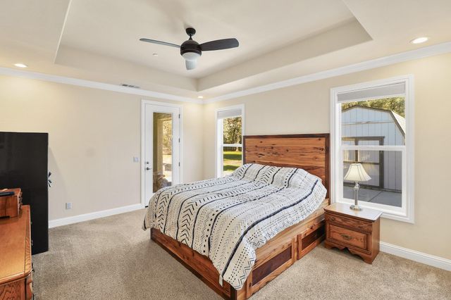 21089 Falling Leaf Road, Redding, CA 96003