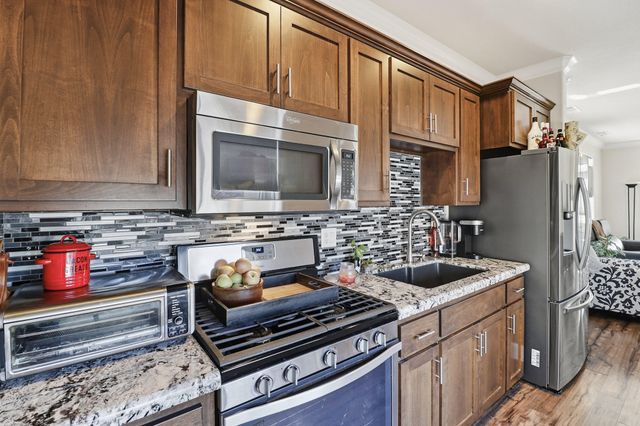 21089 Falling Leaf Road, Redding, CA 96003