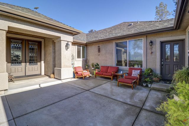 21089 Falling Leaf Road, Redding, CA 96003