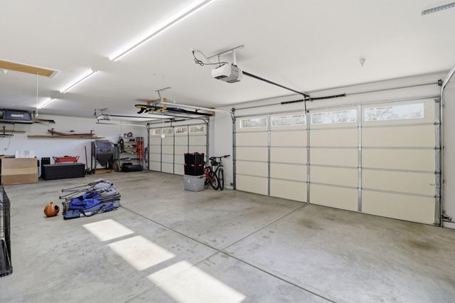 21089 Falling Leaf Road, Redding, CA 96003