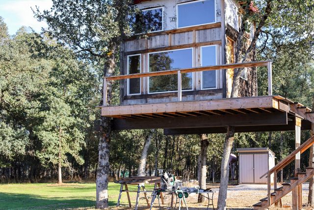 21089 Falling Leaf Road, Redding, CA 96003