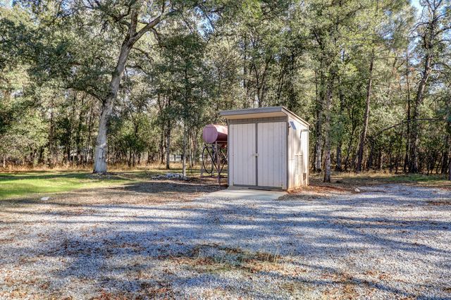 21089 Falling Leaf Road, Redding, CA 96003