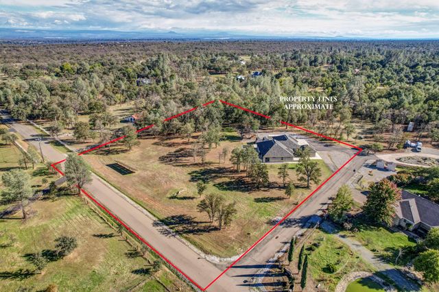 21089 Falling Leaf Road, Redding, CA 96003