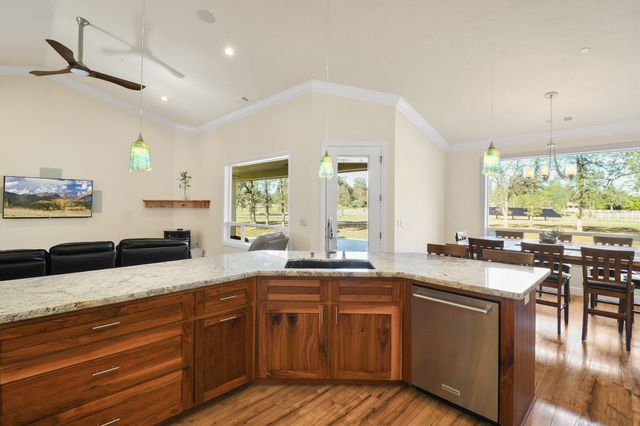 21089 Falling Leaf Road, Redding, CA 96003