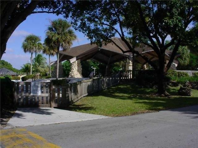 6534 SW 114th Pl G-75, Miami, FL 33173