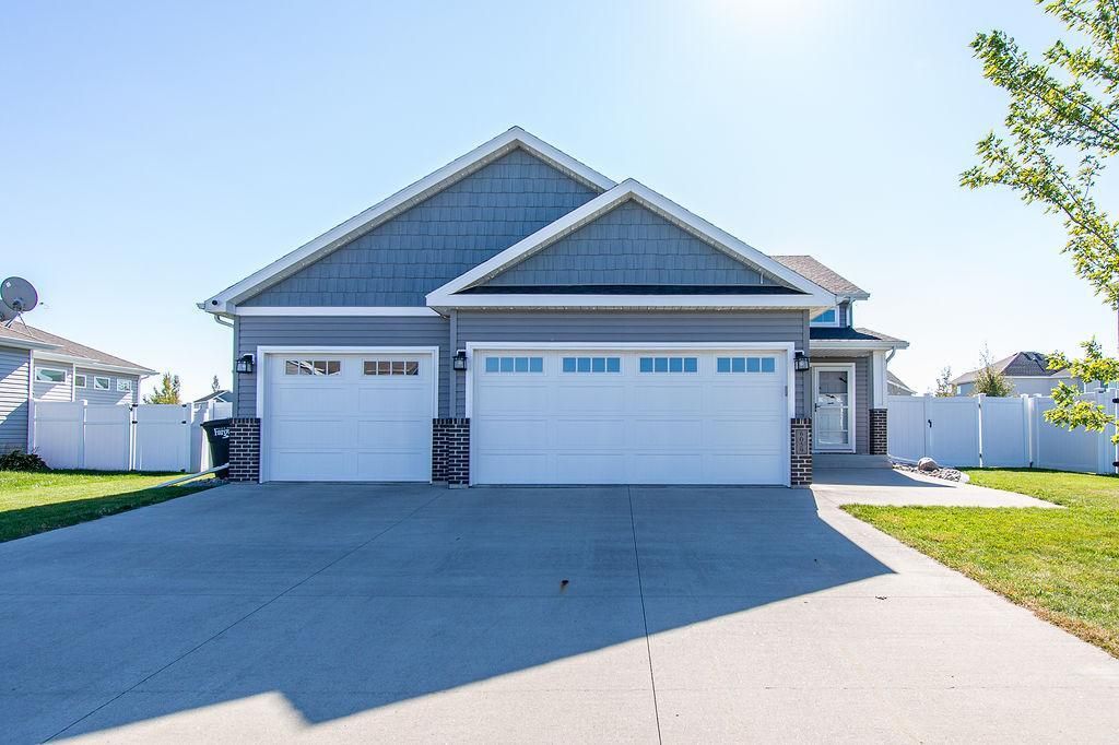 6059 AUTUMN Drive S, Fargo, ND 58104 — photo 2