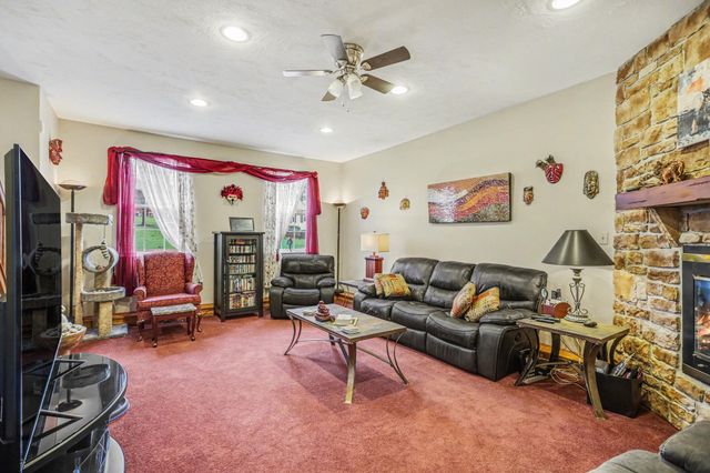 2455 BRANDYWINE LN, York, PA 17404