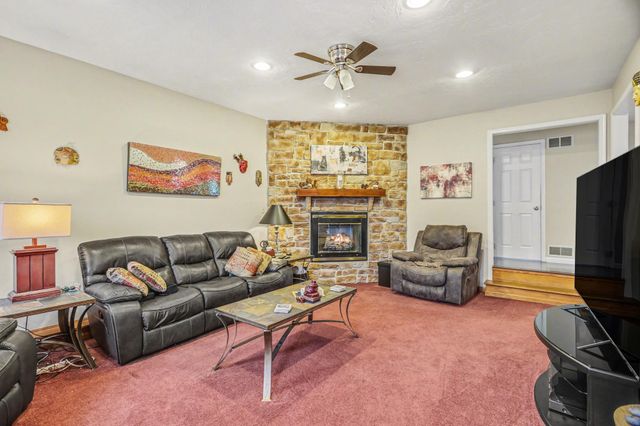 2455 BRANDYWINE LN, York, PA 17404