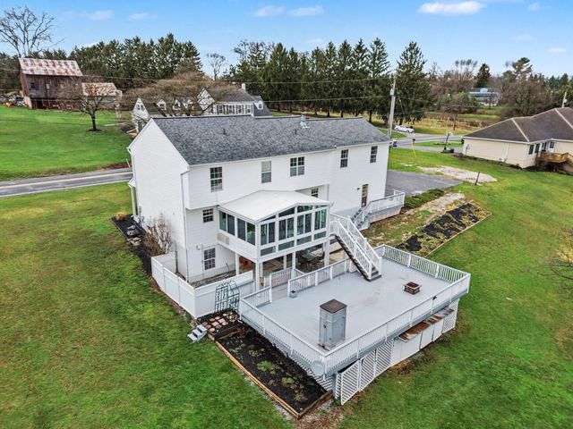 2455 BRANDYWINE LN, York, PA 17404