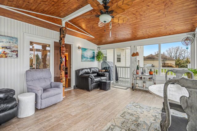 2455 BRANDYWINE LN, York, PA 17404