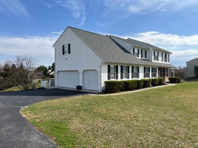 2455 BRANDYWINE LN, York, PA 17404