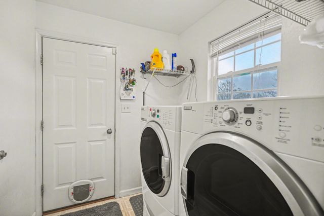 2455 BRANDYWINE LN, York, PA 17404