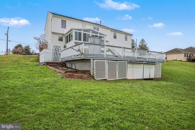 2455 BRANDYWINE LN, York, PA 17404