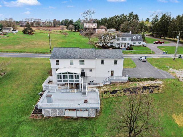 2455 BRANDYWINE LN, York, PA 17404