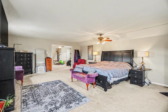 2455 BRANDYWINE LN, York, PA 17404