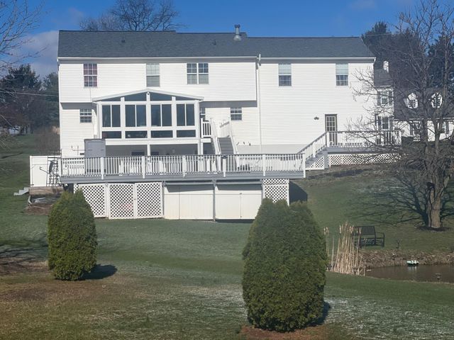 2455 BRANDYWINE LN, York, PA 17404