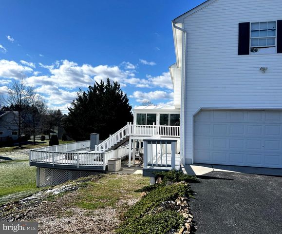 2455 BRANDYWINE LN, York, PA 17404