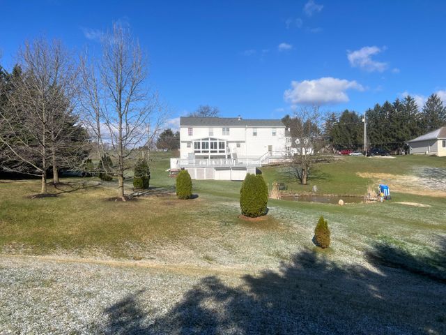 2455 BRANDYWINE LN, York, PA 17404