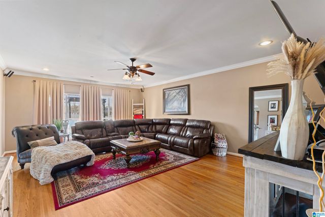 60 CREST LOOP ROAD, Clanton, AL 35045
