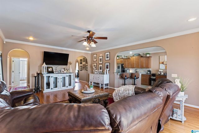 60 CREST LOOP ROAD, Clanton, AL 35045