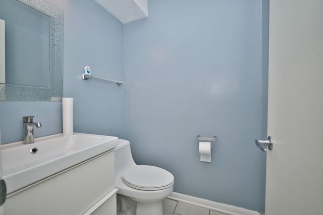 1506 Fernwood Court, Gurnee, IL 60031