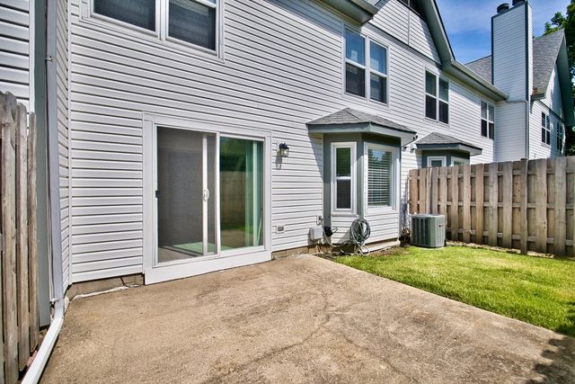 1506 Fernwood Court, Gurnee, IL 60031