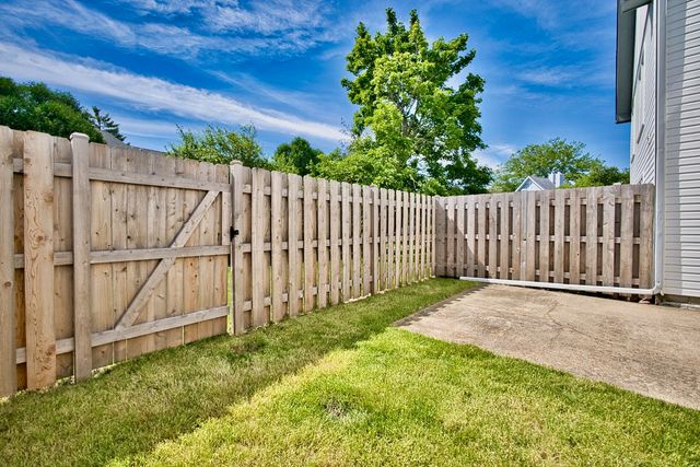 1506 Fernwood Court, Gurnee, IL 60031