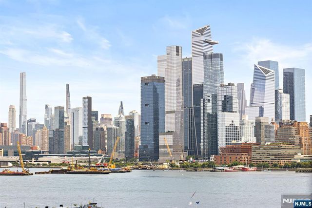 1125 Maxwell Lane 734, Hoboken, NJ 07030