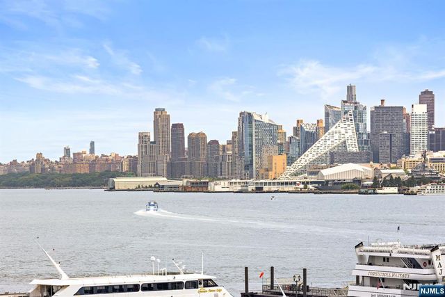 1125 Maxwell Lane 734, Hoboken, NJ 07030
