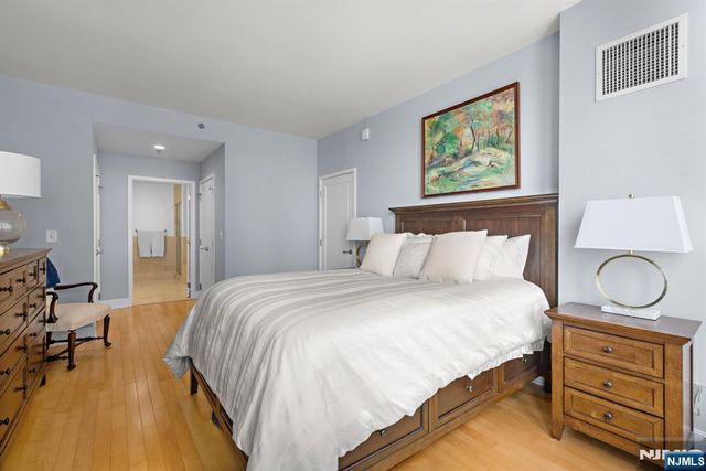 1125 Maxwell Lane 734, Hoboken, NJ 07030