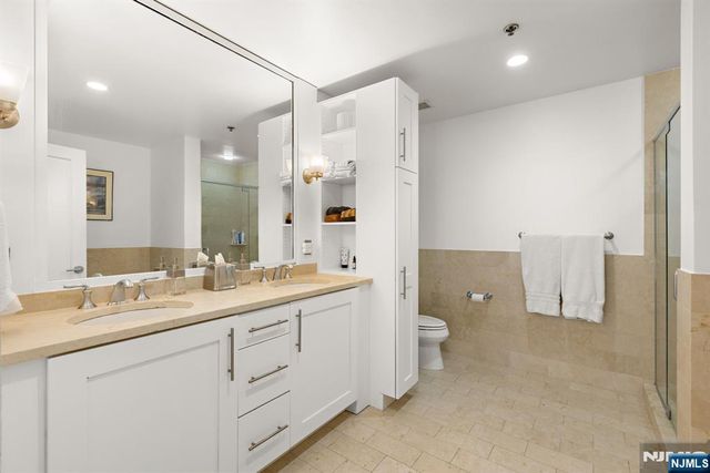 1125 Maxwell Lane 734, Hoboken, NJ 07030