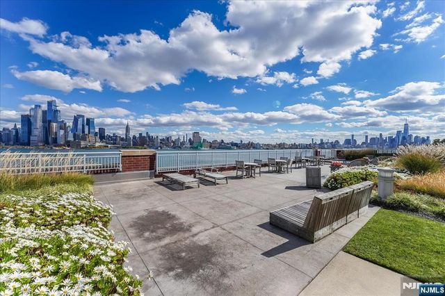 1125 Maxwell Lane 734, Hoboken, NJ 07030