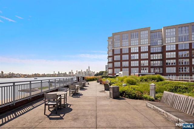 1125 Maxwell Lane 734, Hoboken, NJ 07030
