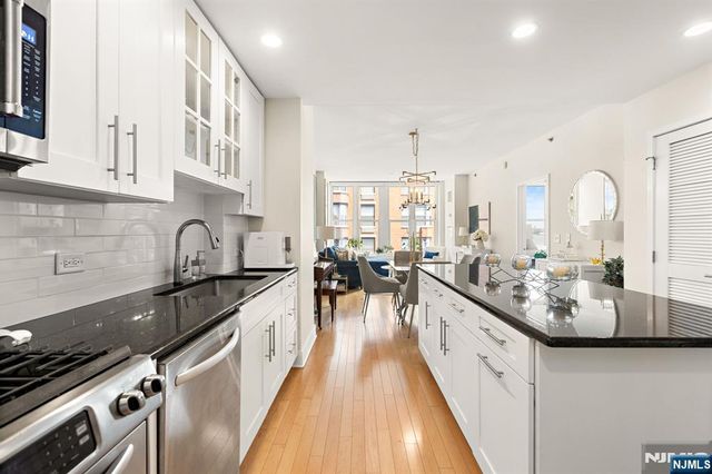 1125 Maxwell Lane 734, Hoboken, NJ 07030