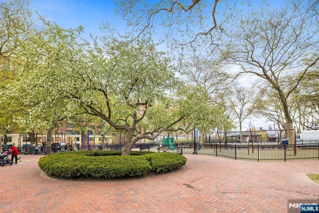 1125 Maxwell Lane 734, Hoboken, NJ 07030