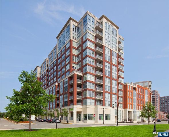 1125 Maxwell Lane 734, Hoboken, NJ 07030
