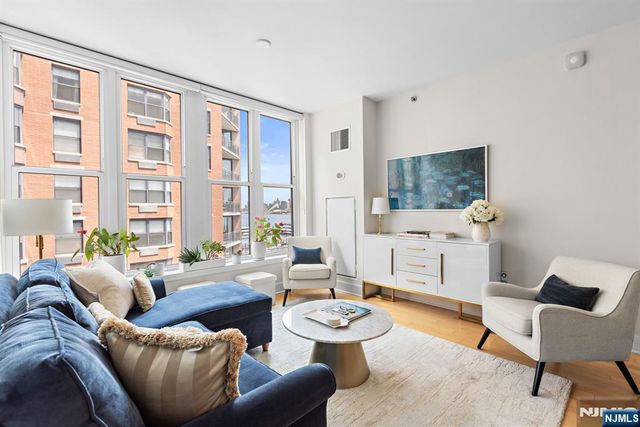 1125 Maxwell Lane 734, Hoboken, NJ 07030
