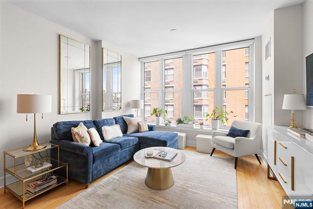 1125 Maxwell Lane 734, Hoboken, NJ 07030