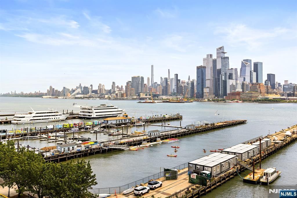 1125 Maxwell Lane 734, Hoboken, NJ 07030