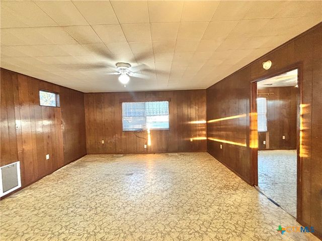 509 N 9th Street, Port O'connor, TX 77982